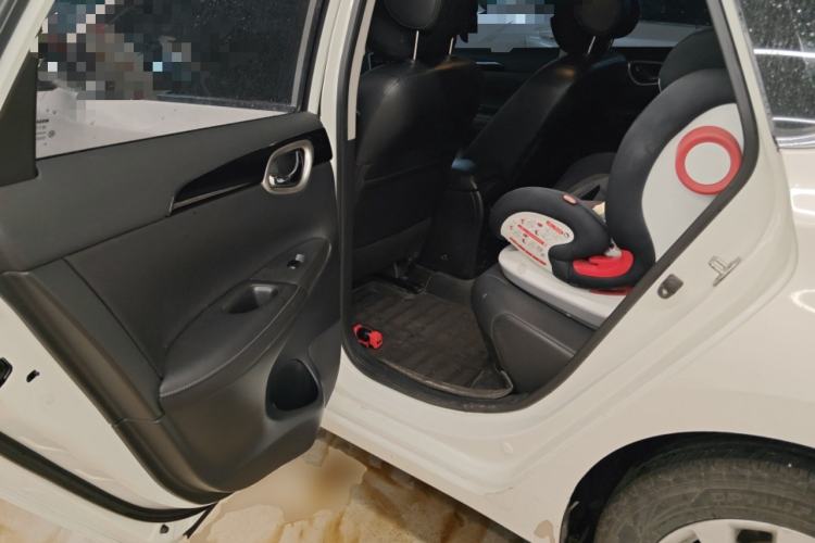 Used Nissan Sylphy 2019 1.6XV CVT Smart Connect Luxury Edition China VI Standard Left Rear Seat