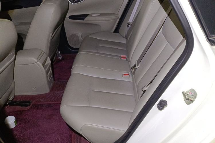 Used Nissan Sylphy 2019 1.6XV CVT Smart Connect Luxury Edition China VI Standard Left Rear Seat