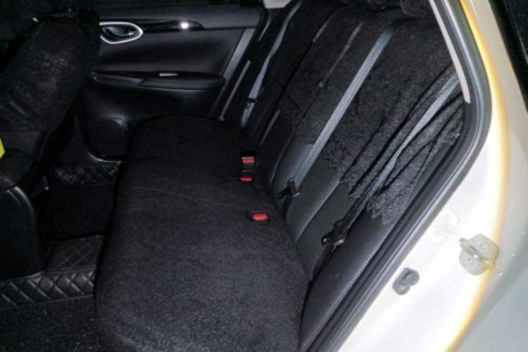 Used Nissan Sylphy 2019 1.6XV CVT Smart Connect Luxury Edition China VI Standard Left Rear Seat