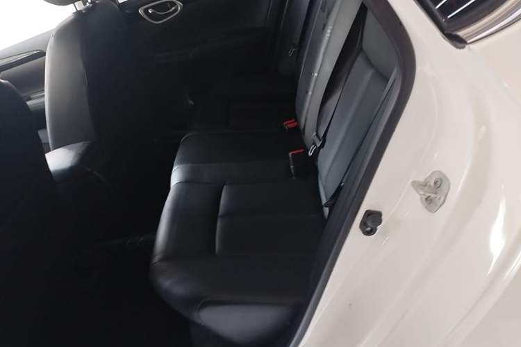 Used Nissan Sylphy 2019 1.6XV CVT Smart Connect Luxury Edition China VI Standard Left Rear Seat
