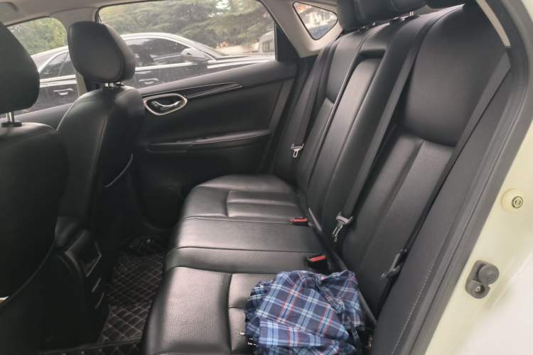 Used Nissan Sylphy 2019 1.6XL Manual Luxury Edition China V Standard Left Rear Seat
