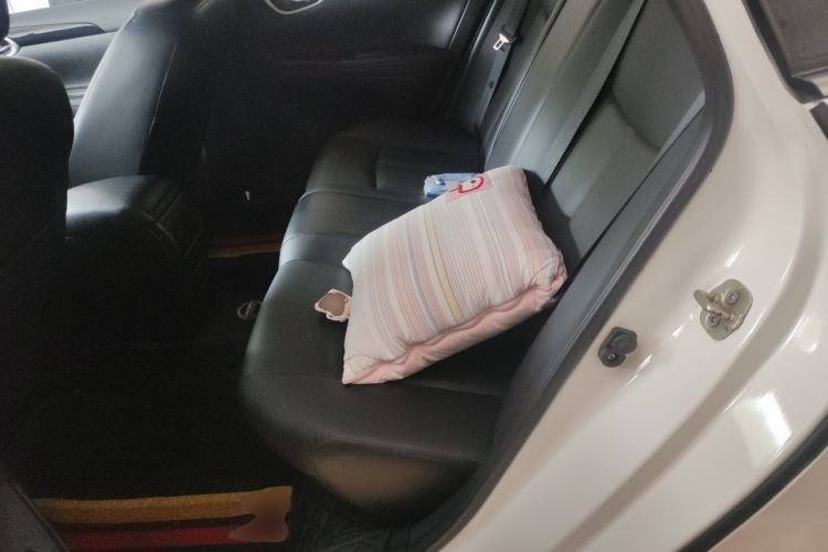 Used Nissan Sylphy 2019 1.6XV CVT Smart Connect Luxury Edition China VI Standard Left Rear Seat