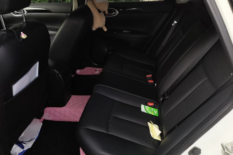 Used Nissan Sylphy 2019 1.6XV CVT Smart Connect Luxury Edition China VI Standard Left Rear Seat