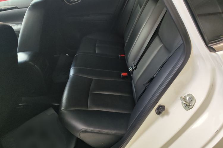 Used Nissan Sylphy 2019 1.6XV CVT Smart Connect Luxury Edition China VI Standard Left Rear Seat