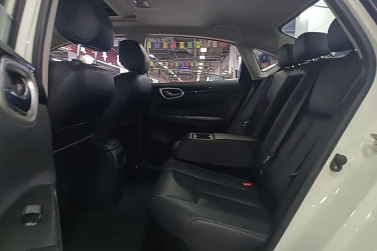 Used Nissan Sylphy 2019 1.6XV CVT Smart Connect Luxury Edition China VI Standard Left Rear Seat