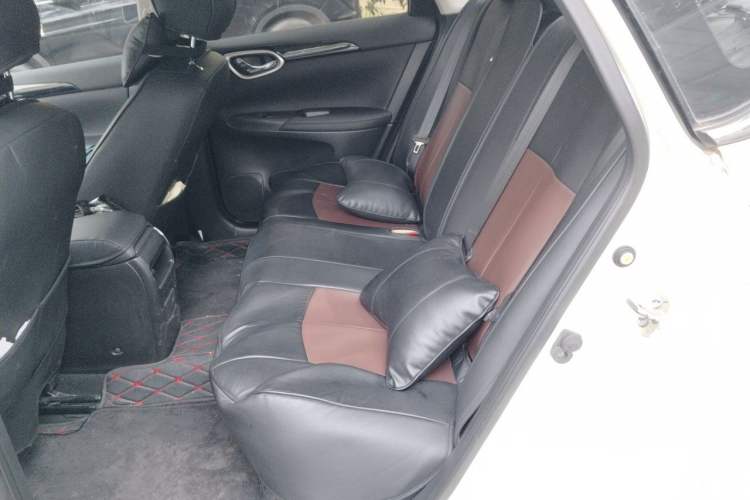 Used Nissan Sylphy 2019 1.6XV CVT Smart Connect Luxury Edition China VI Standard Left Rear Seat
