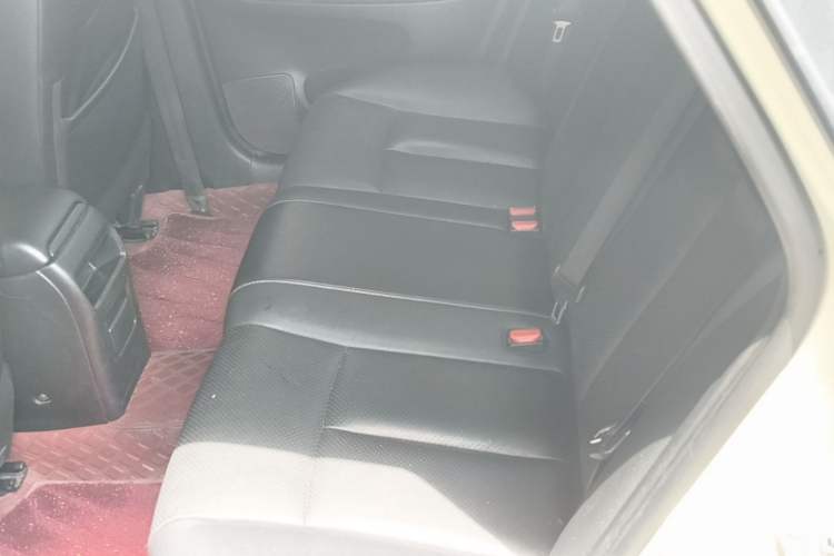 Used Nissan Sylphy 2019 1.6XV CVT Smart Connect Luxury Edition China VI Standard Left Rear Seat