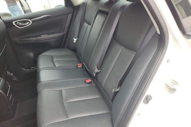 Used Nissan Sylphy 2019 1.6XV CVT Smart Connect Luxury Edition China VI Standard Left Rear Seat