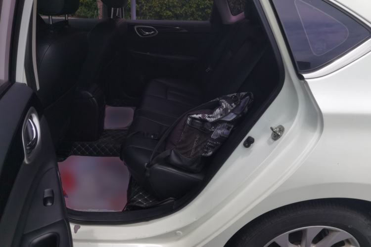 Used Nissan Sylphy 2019 1.6XV CVT Smart Connect Prestige Edition China VI Standard Left Rear Seat