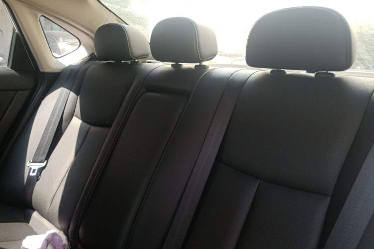 Used Nissan Sylphy 2019 1.6XV CVT Smart Connect Luxury Edition China V Standard Left Rear Seat