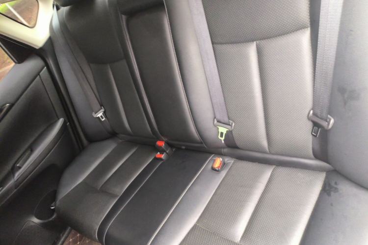 Used Nissan Sylphy 2019 1.6XV CVT Smart Connect Luxury Edition China VI Standard Left Rear Seat