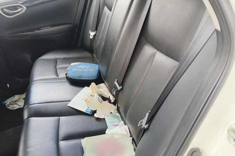 Used Nissan Sylphy 2019 1.6XV CVT Smart Connect Luxury Edition China VI Standard Left Rear Seat