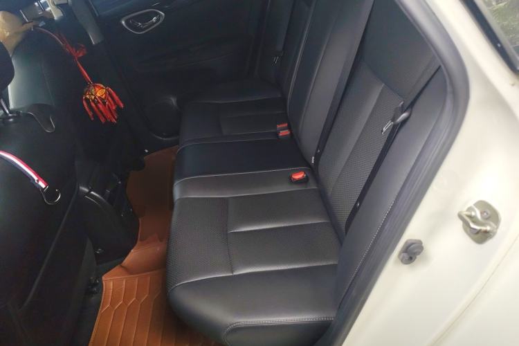 Used Nissan Sylphy 2019 1.6XV CVT Smart Connect Luxury Edition China VI Standard Left Rear Seat