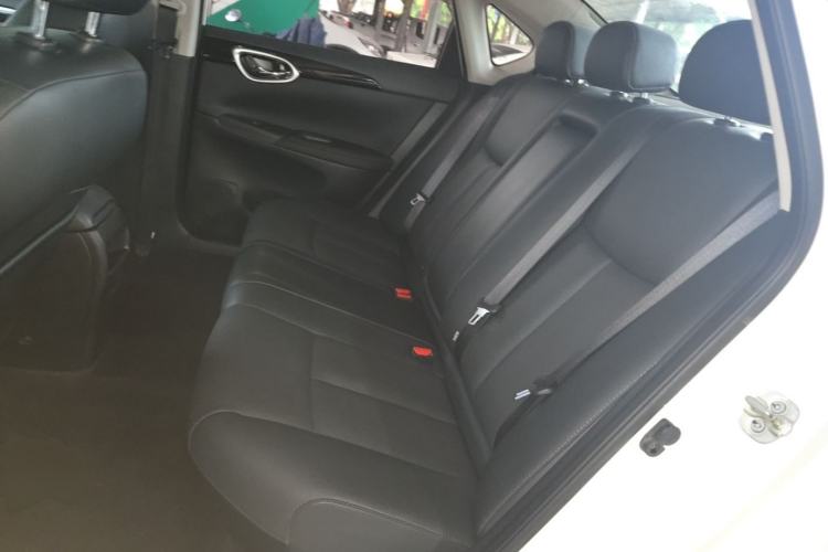 Used Nissan Sylphy 2019 1.6XV CVT Smart Connect Luxury Edition China VI Standard Left Rear Seat