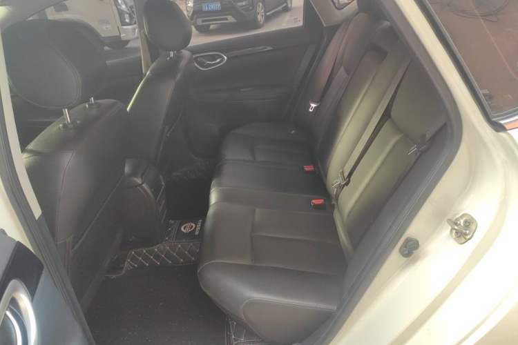 Used Nissan Sylphy 2019 1.6XV CVT Smart Connect Luxury Edition China V Standard Left Rear Seat
