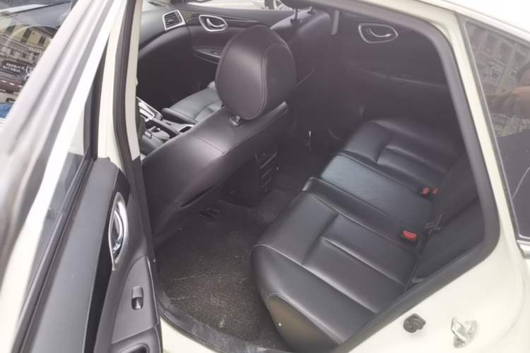 Used Nissan Sylphy 2019 1.6XV CVT Smart Connect Luxury Edition China V Standard Left Rear Seat