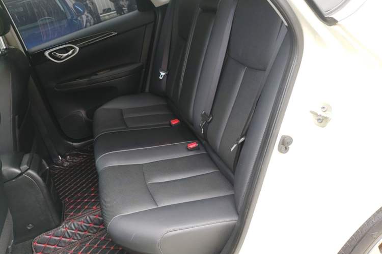 Used Nissan Sylphy 2019 1.6XV CVT Smart Connect Luxury Edition China VI Standard Left Rear Seat