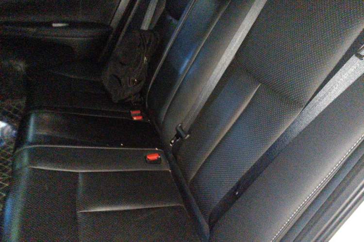 Used Nissan Sylphy 2019 1.6XV CVT Smart Connect Luxury Edition China VI Standard Left Rear Seat