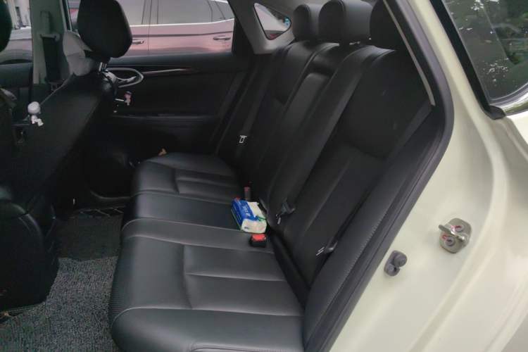 Used Nissan Sylphy 2019 1.6XV CVT Smart Connect Luxury Edition China V Standard Left Rear Seat