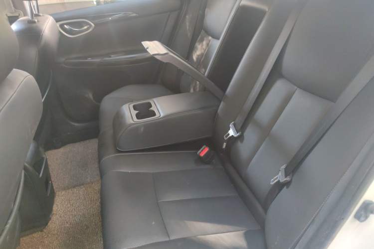 Used Nissan Sylphy 2019 1.6XV CVT Smart Connect Luxury Edition China V Standard Left Rear Seat