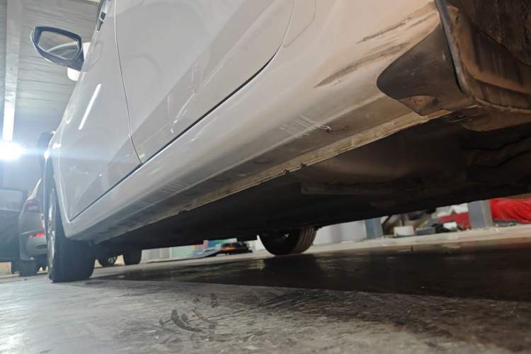 Used Nissan Sylphy 2019 1.6XV CVT Smart Connect Luxury Edition China VI Standard Left Side Sill