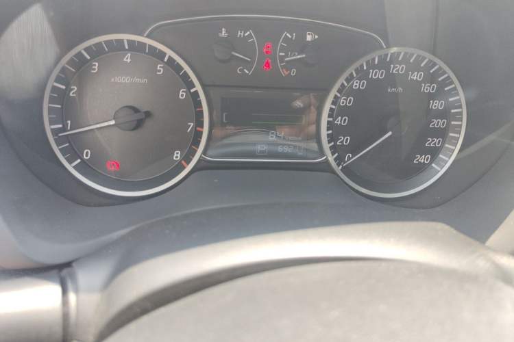 Used Nissan Sylphy 2019 1.6XV CVT Smart Connect Luxury Edition China V Standard Odometer Close Up