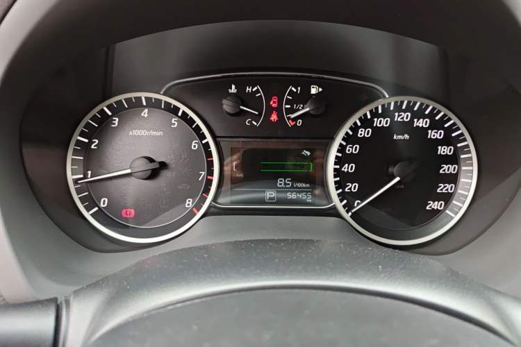 Used Nissan Sylphy 2019 1.6XV CVT Smart Connect Luxury Edition China V Standard Odometer Close Up