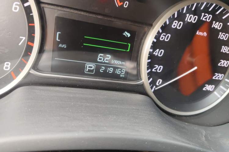 Used Nissan Sylphy 2019 1.6XV CVT Smart Connect Luxury Edition China VI Standard Odometer Close Up