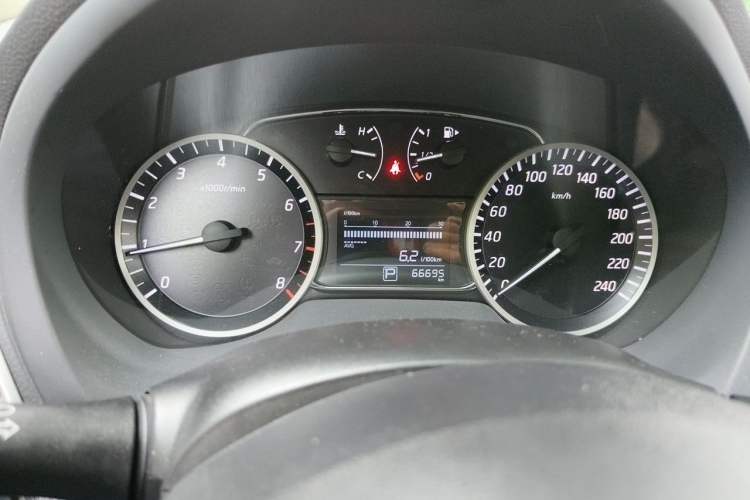 Used Nissan Sylphy 2019 1.6XV CVT Smart Connect Luxury Edition China VI Standard Odometer Close Up
