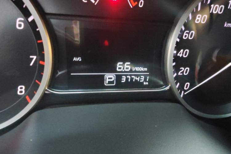 Used Nissan Sylphy 2019 1.6XV CVT Smart Connect Luxury Edition China VI Standard Odometer Close Up