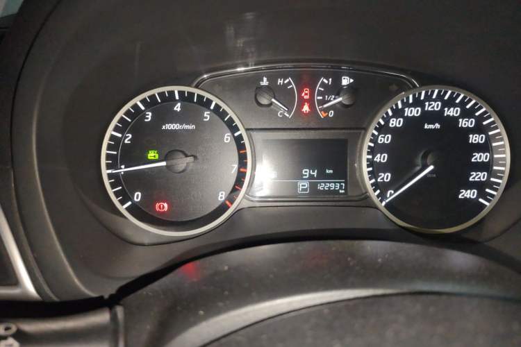 Used Nissan Sylphy 2019 1.6XV CVT Smart Connect Luxury Edition China V Standard Odometer Close Up