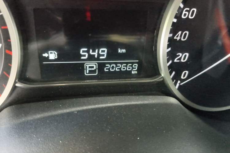 Used Nissan Sylphy 2019 1.6XV CVT Smart Connect Luxury Edition China VI Standard Odometer Close Up