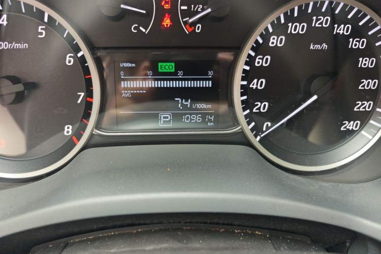 Used Nissan Sylphy 2019 1.6XV CVT Smart Connect Luxury Edition China VI Standard Odometer Close Up