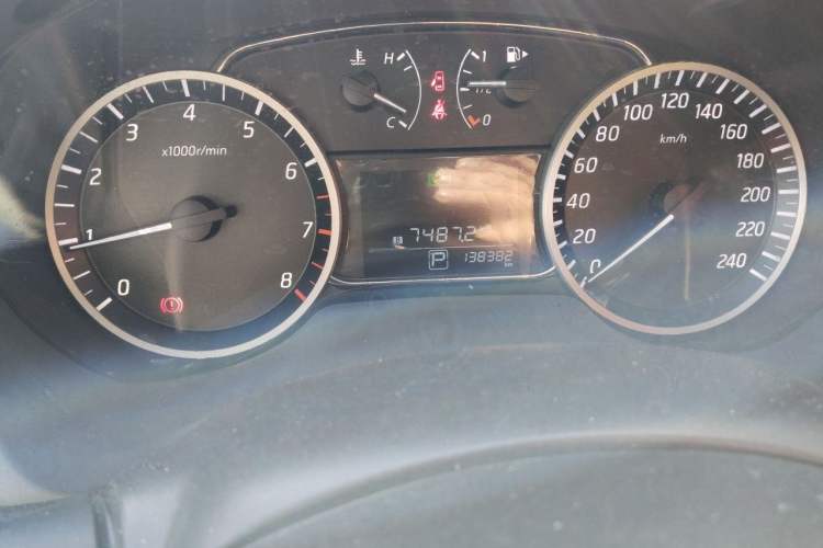 Used Nissan Sylphy 2019 1.6XV CVT Smart Connect Luxury Edition China VI Standard Odometer Close Up