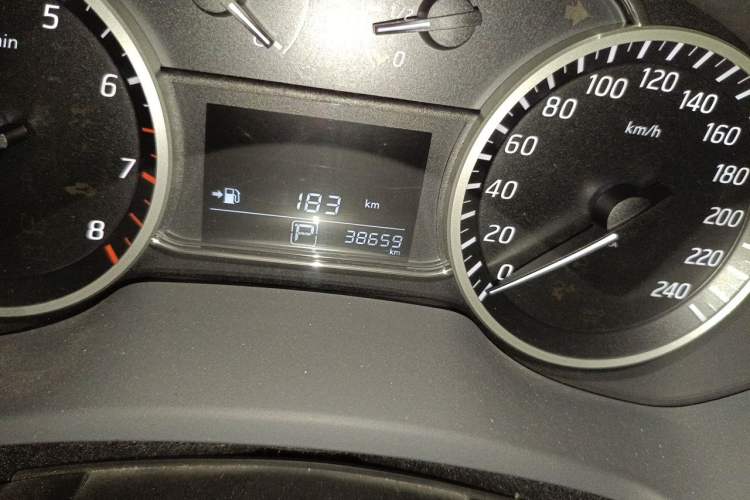 Used Nissan Sylphy 2019 1.6XV CVT Smart Connect Luxury Edition China VI Standard Odometer Close Up