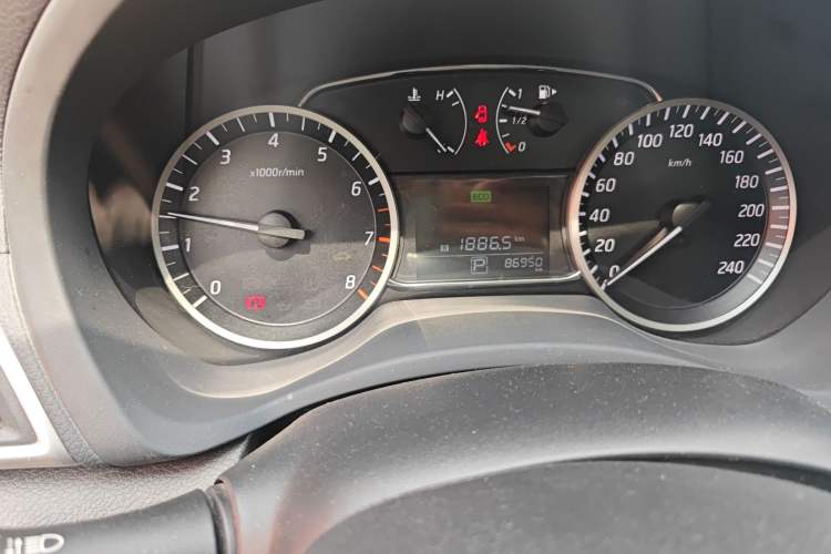 Used Nissan Sylphy 2019 1.6XV CVT Smart Connect Luxury Edition China VI Standard Odometer Close Up