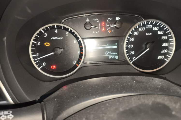 Used Nissan Sylphy 2019 Classic 1.6 XL Manual Luxury Edition Odometer Close Up