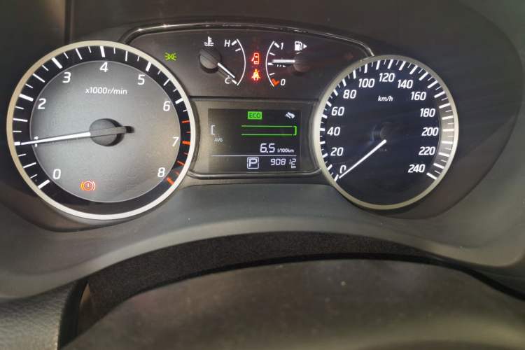 Used Nissan Sylphy 2019 1.6XV CVT Smart Connect Luxury Edition China VI Standard Odometer Close Up