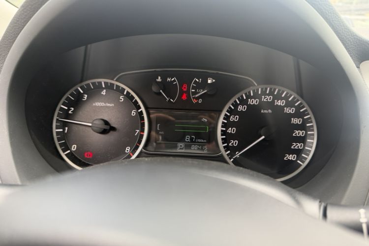 Used Nissan Sylphy 2019 1.6XV CVT Smart Connect Luxury Edition China VI Standard Odometer Close Up
