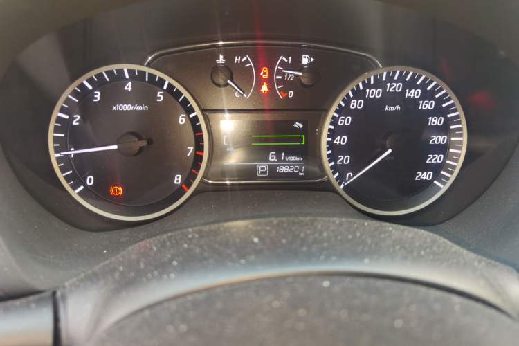 Used Nissan Sylphy 2019 1.6XV CVT Smart Connect Luxury Edition China VI Standard Odometer Close Up