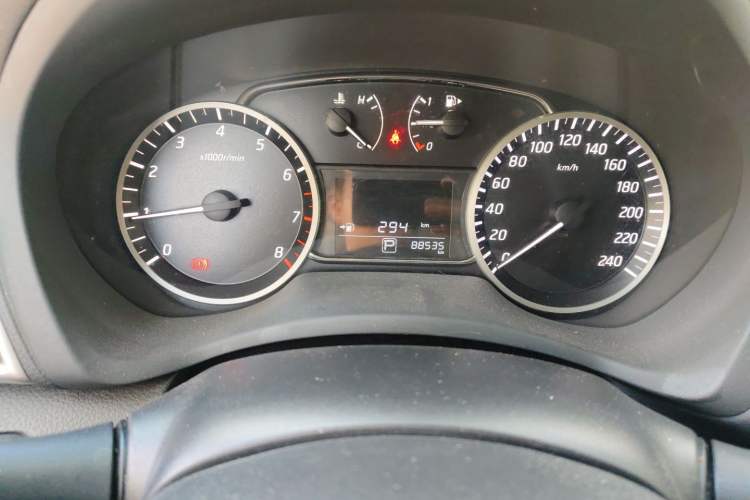 Used Nissan Sylphy 2019 1.6XV CVT Smart Connect Luxury Edition China V Standard Odometer Close Up