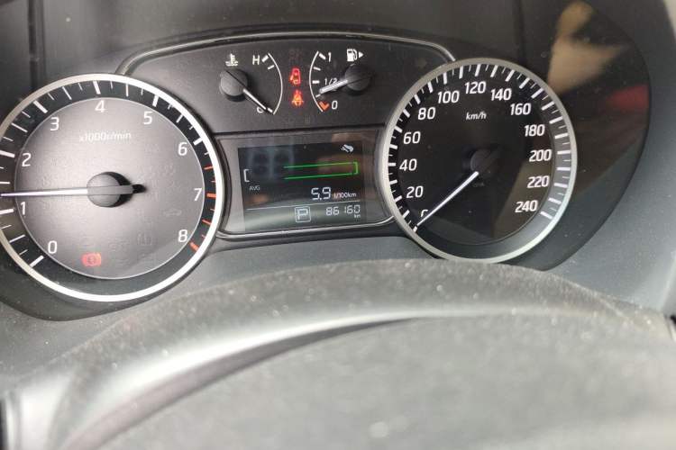 Used Nissan Sylphy 2019 1.6XV CVT Smart Connect Luxury Edition China VI Standard Odometer Close Up
