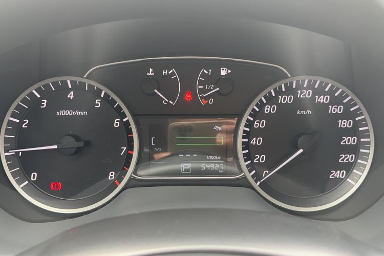 Used Nissan Sylphy 2019 1.6XV CVT Smart Connect Luxury Edition China V Standard Odometer Close Up