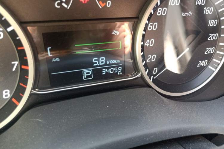 Used Nissan Sylphy 2019 1.6XV CVT Smart Connect Luxury Edition China V Standard Odometer Close Up