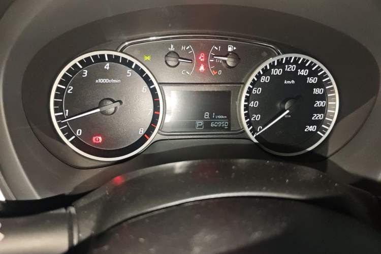 Used Nissan Sylphy 2019 1.6XV CVT Smart Connect Luxury Edition China V Standard Odometer Close Up