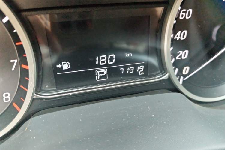 Used Nissan Sylphy 2019 1.6XV CVT Smart Connect Luxury Edition China VI Standard Odometer Close Up