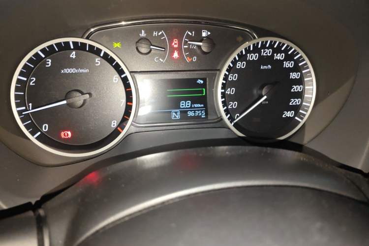 Used Nissan Sylphy 2019 1.6XV CVT Smart Connect Luxury Edition China VI Standard Odometer Close Up