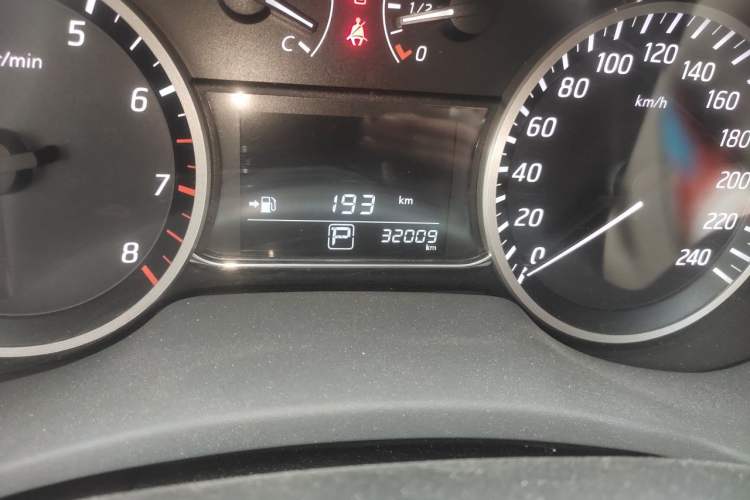 Used Nissan Sylphy 2019 1.6XV CVT Smart Connect Luxury Edition China VI Standard Odometer Close Up