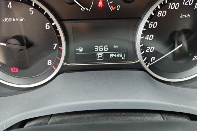 Used Nissan Sylphy 2019 Classic 1.6XE CVT Comfort Edition Odometer Close Up