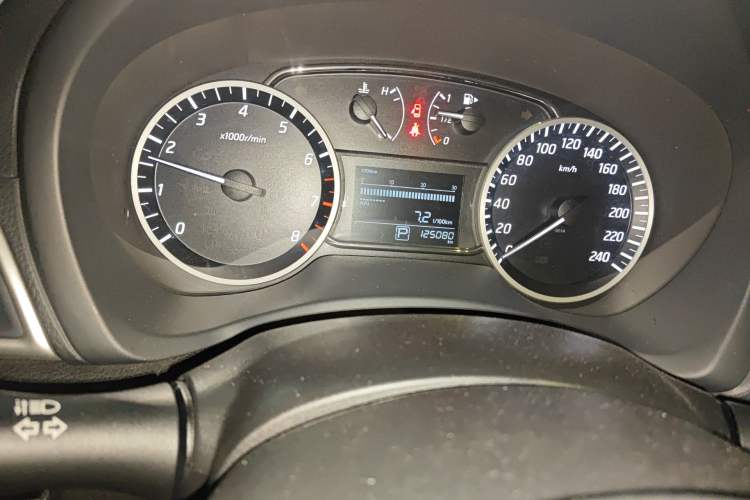 Used Nissan Sylphy 2019 1.6XV CVT Smart Connect Luxury Edition China V Standard Odometer Close Up